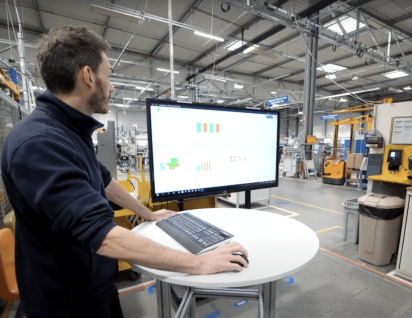 Digital dashboard showing key information regarding the operational excellence strategy on the factory floor for transparency