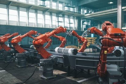 A manufacturing assembly line with digital tools for real-time process monitoring, anomaly detection, and statistical process control for industry 4.0 quality management.